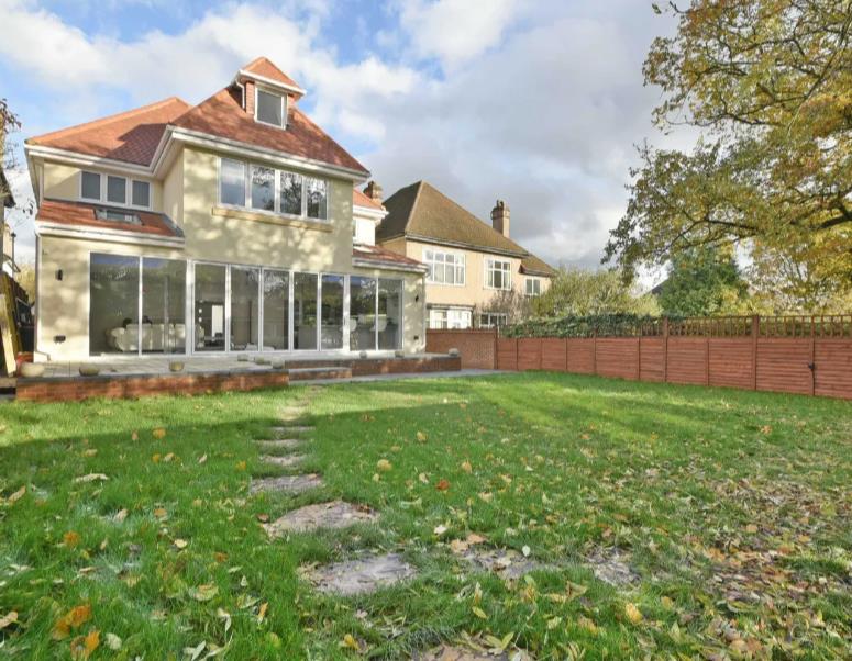Lawrence Court, Mill Hill